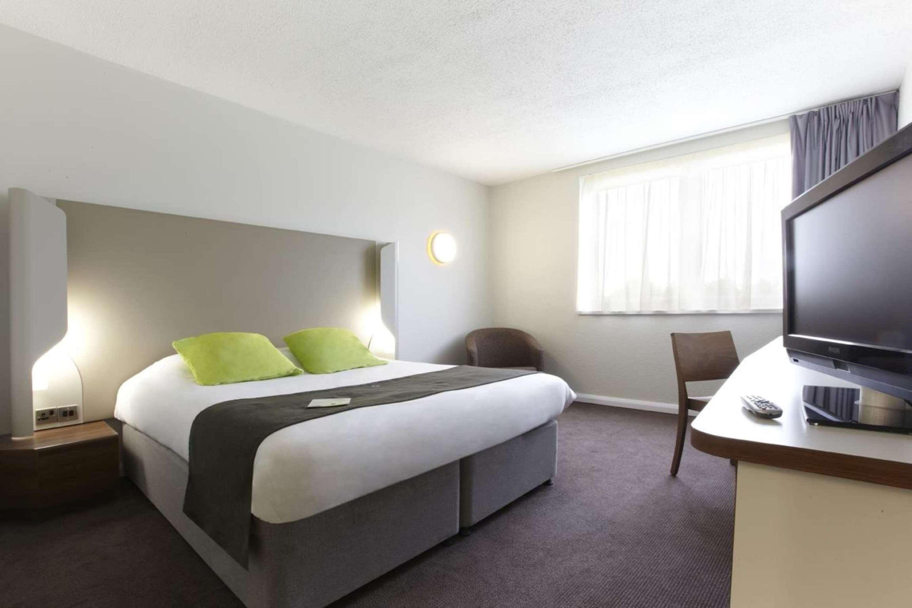 Campanile Bradford Hotel Buitenkant foto